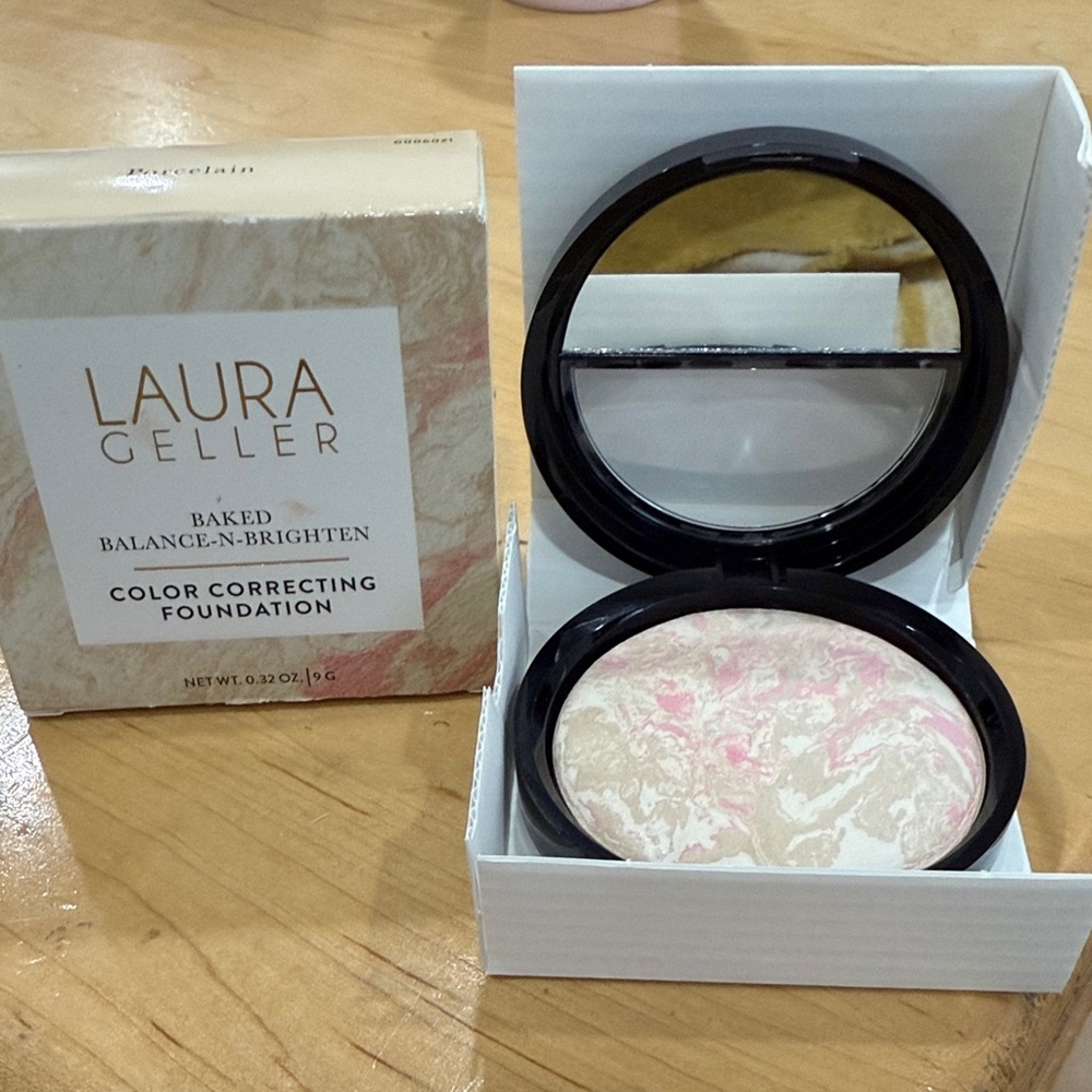 Laura Geller Baked Balance-N-Brighten Color Correcting Foundation
